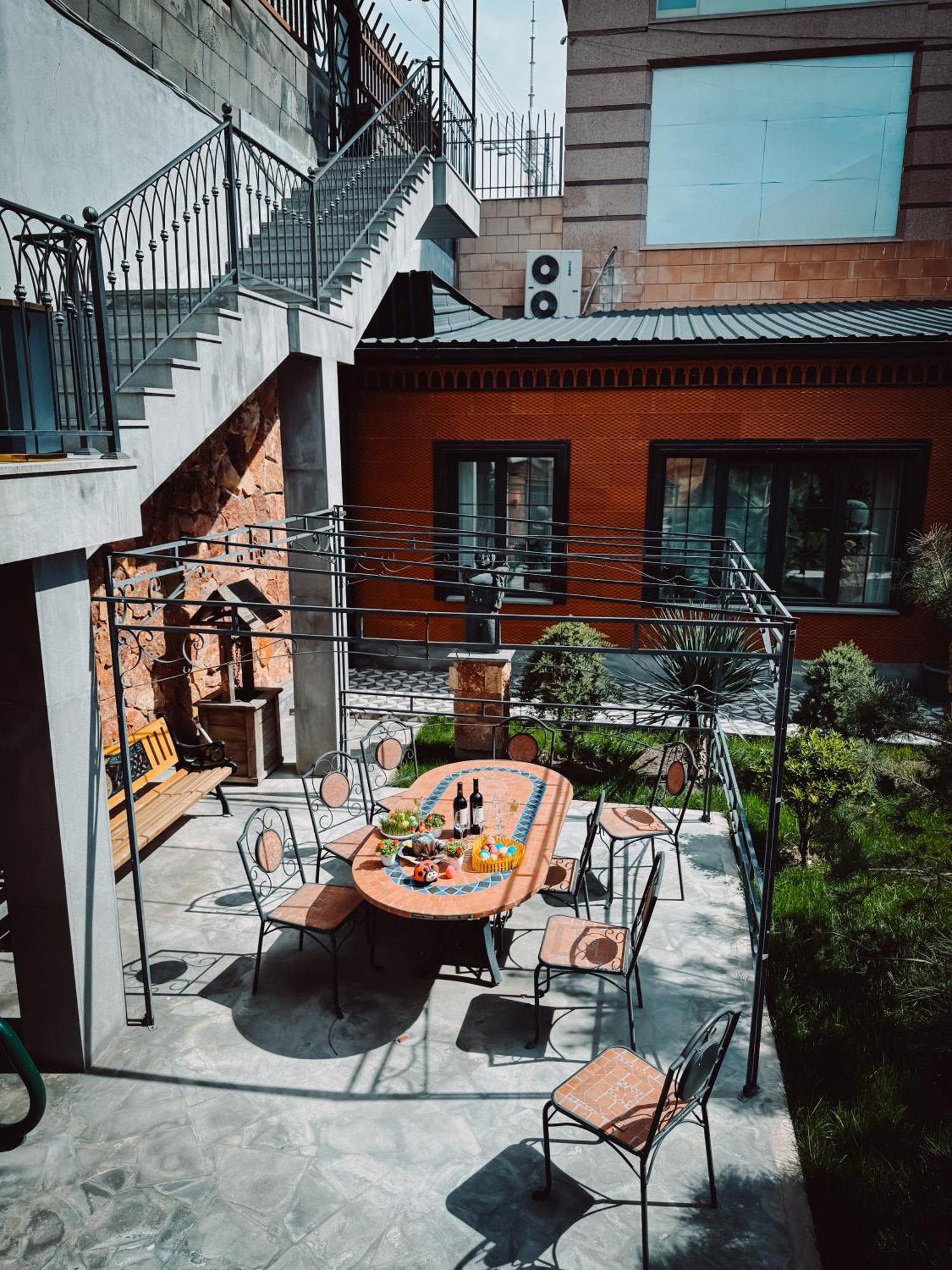 Aspar Boutique Hotel Erevan Esterno foto